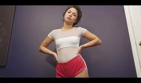 Orang video lucah tarzan muda telah dimasukkan sebagai ahli bee di dalam anus.