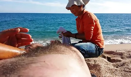 Ibu siapkan lubang untuk seorang lelaki muda. cikgu suraya sex