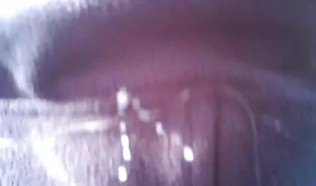 Yang matang, gambar burit gebu sepenuhnya yang diperoleh hampir untuk suami.