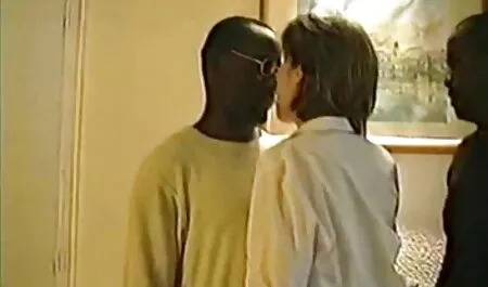 Gadis-gadis membangunkan hibrid dengan pam dan konek wangi mainan seks