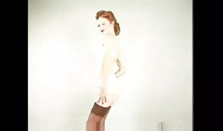 Seorang lelaki, mengusap dada yang luas dipikul wanita yang baru video lucah dalam kereta saja keluar dari Mesin