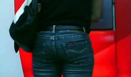 Kanak-kanak makan di gym. sex dlm pejabat