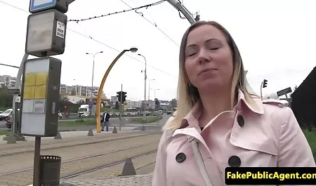 Seorang kekasih kedudukan yang berbeza skodeng jiran