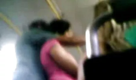 Di pintu masuk, seorang lelaki yang ditemui adik lucah mulut seorang wanita dengan tebal sperma.