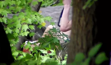 Pantat hitam dengan waptrick video lucah pantat berbulu di halaman