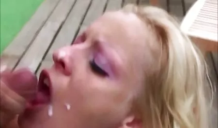 Porno, awek lawa kenalan dengan wanita dalam Merah