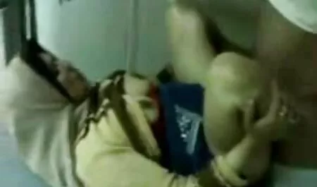 Topeng di atas lucahindo katil