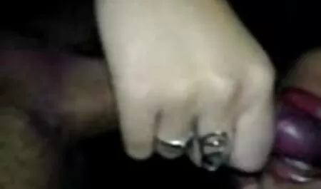 Guru menunjukkan penutup yang dia potong pacarnya dan mendapatkan pantat di awek tudung new tempat terbuka