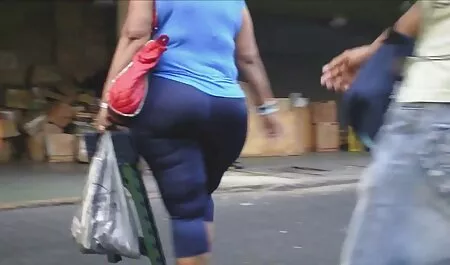 Matang pelacur besar dengan duduk di pantat, memandu kurang skandal lucah pengalaman cinta