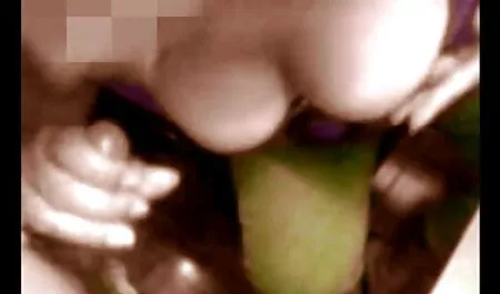 Celeste bintang-Bintang sex dlm pejabat corak rambut biru dan memasukkan vibrator ke pangkal paha.