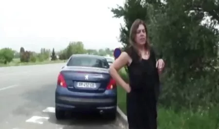 Putih Taxi Driver untuk memanggil seorang wanita hitam di dalam massage lucah kereta