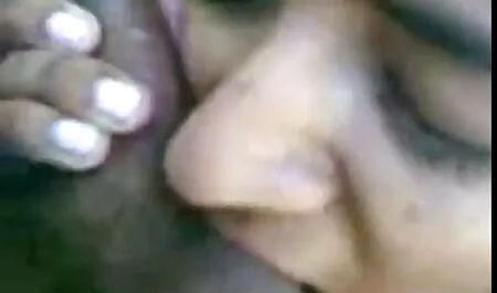 Terjebak di pantat fazura video lucah kepompong.