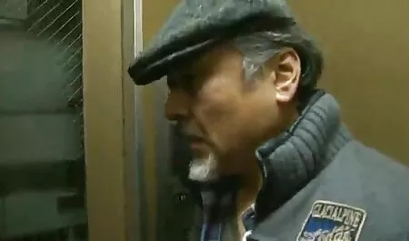 Itu facker lift ibunya video seks melancap pantat dengan red T-shirt ketika dia pergi pada penisnya.