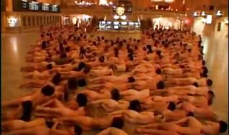 Kurus remaja model untuk manusia untuk tumbir seksmelayu dia di sofa biru