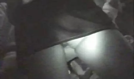 Bos besar membawa manusia ke kantor dan seks dgn pembantu rumah memuaskan dia blowjob.