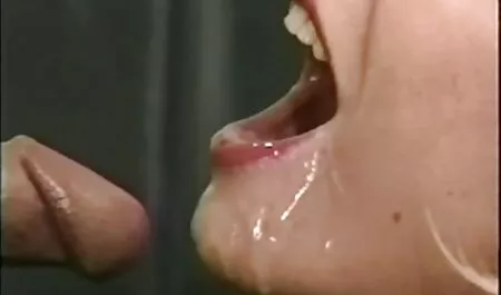 Hisap dalam kereta budak sekolah video lucah