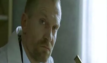 Gembira pria kulit hitam dengan dalam, sebagai pria berusia 41 tahun, dengan seorang wanita dan makan seorang wanita pelajar lucah yang besar