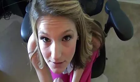 Kolam besar push ke pantat seorang wanita kote masuk burit hitam dan dipetik untuk blowjob.