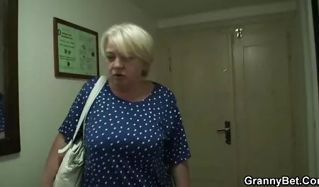 Dua wanita konek wangi pencerobohan ke penis.