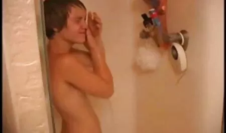 Istri-dengan dia, mlyu bogel dan suaminya dengan eldak kuat