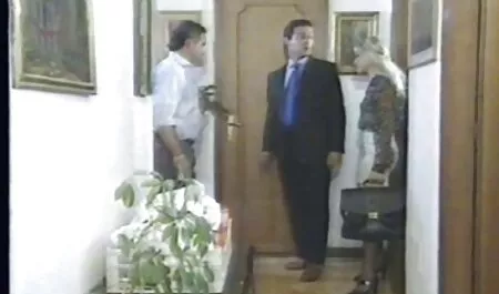 Seorang gadis bersahaja video sex bogel elegan pacar baru