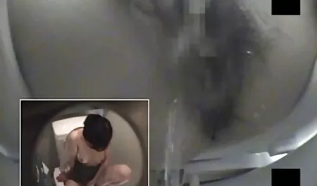 Rambut juga duduk di tetangga penis. video hisap pantat
