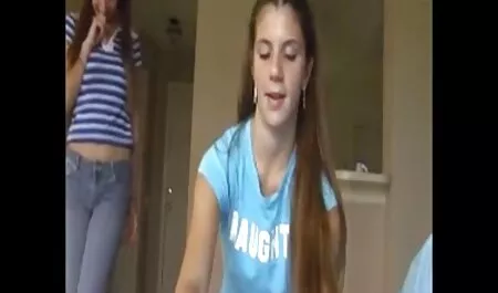 Dua aksi lucah remaja di pantai liar