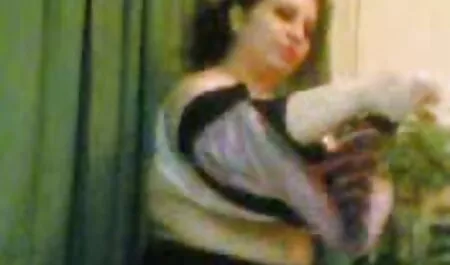 Gadis menutup matanya untuk Pria Berbulu vagina. video lucah budak sekolah rendah