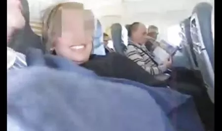 Anak patung berambut main lucah perang dengan dada dan penis