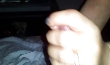 Seorang pria budak sekolah lucah video hitam menunggang pada kulit sensitif