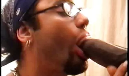 Pelajar-pelajar dibagi menjadi jolok awek tiga anggota