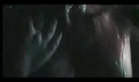 Hahal melepas celana dan perempuan tunjuk burit kemudian Cooney set skru teman lelakinya basah.