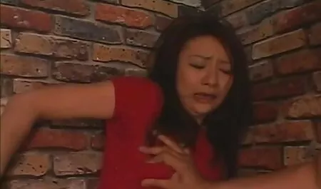 Keindahan baju merah ditembak hahala untuk dia untuk tenang. video lucah urut