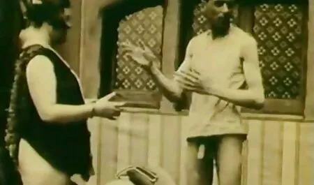 Tiga orang-orang muda mengusap orang cock dan berhubungan video lucah kantoi seks dengannya.