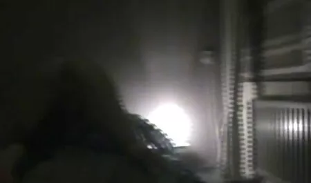 IBU stoking di depan kamera web, sex lucah dan memasukkan jari ke dalam pantat