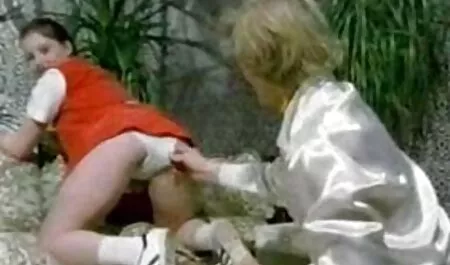 Laki-laki hitam memberikan melayulucah tips menyimpan keindahan dan pelukan dia