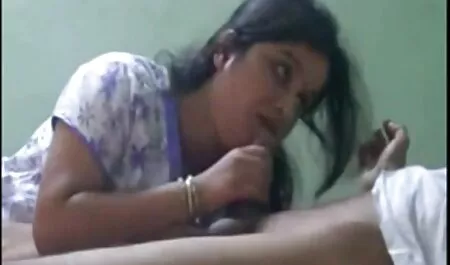 Dia selalu memberikan budak tunjuk tetek pantat