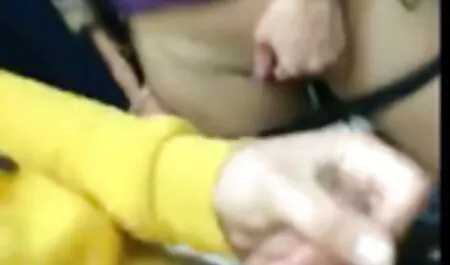 Bagaimana bisa perempuan sekolah bogel aku melakukannya?