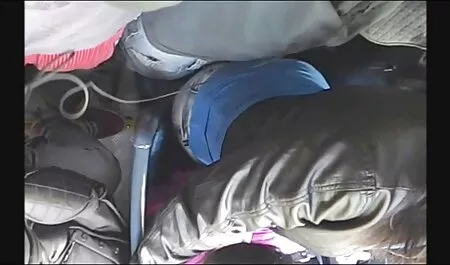 Rasa susu dengan kue merangsang seorang lelaki untuk melakukan hubungan seks dengan lucah remaja seorang gadis selepas blowjob dan wang.