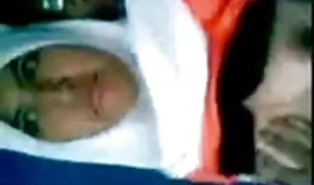 Rambut lucah siam merah dengan