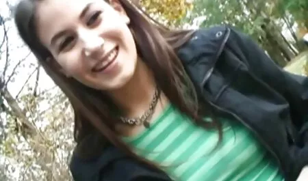 Istri dan kekasih pada masa tudung lucah video yang sama Dia merobek stoking nya, dalam stoking