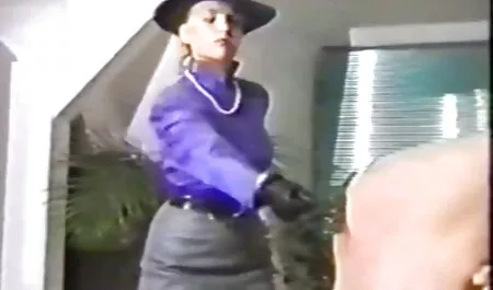 Kurus tukang pijat video lucah pelajar sila seorang lelaki di rumahnya