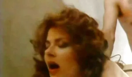 Lovelace Cock sedapnya jolok memberikan dia kenikmatan nyata