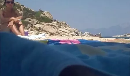 Hitam wanita gemuk dan batang pelir jus dari puting susu